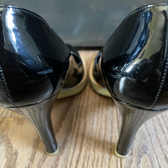 Authentic Gucci Patent Leather Pumps - Picture 3 of 5